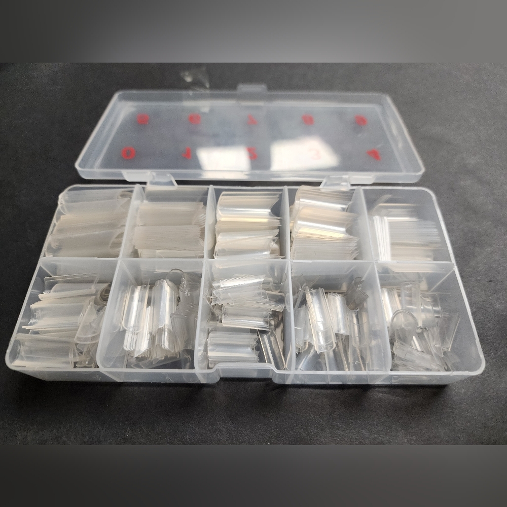 Nail Kit Press On Nails with Clesr Case Different Sizes New 625